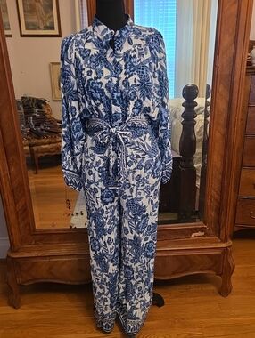Rachel Zoe Navy and White Floral Button-Front Top And Pants